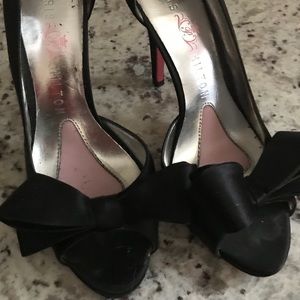 Black High heel Paris Hilton Genuine Leather 6 1/2